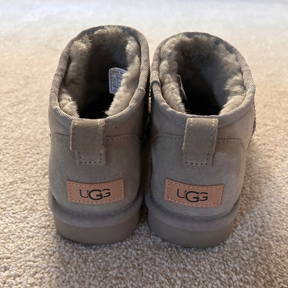 UGG Classic Ultra Mini - Picture 2 of 8